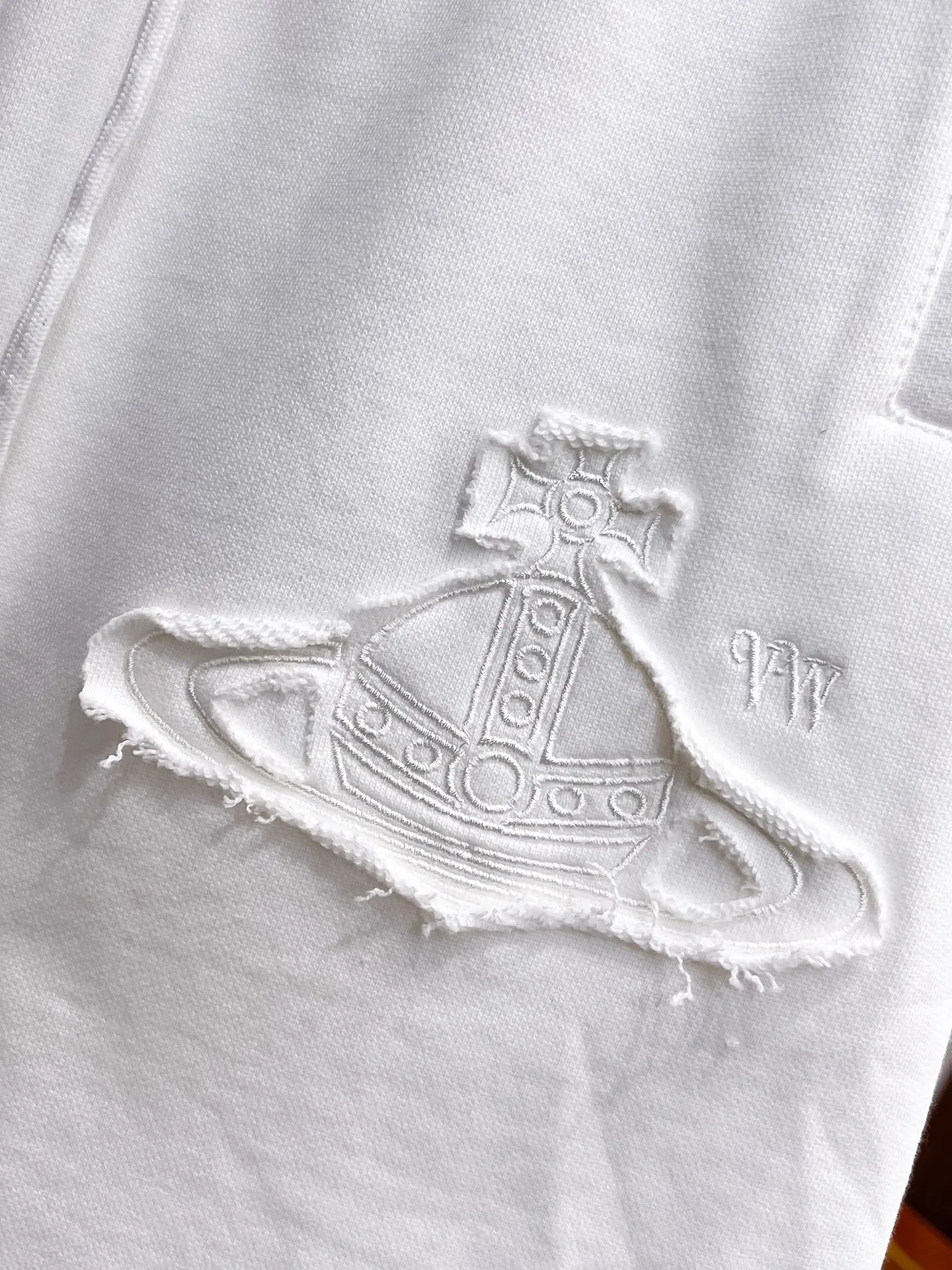 The Queen Mother's three-standard complete 2026 summer New Arrival men's casual shorts, advanced custom-made fabric Breathable fabric, Breathable elasticity and comfort, impeccable details, top-grade accessories, original logo design concept, delicate and soft feel! The upper body fit is awesome! Size: M-XXXL Please state your height and weight when ordering